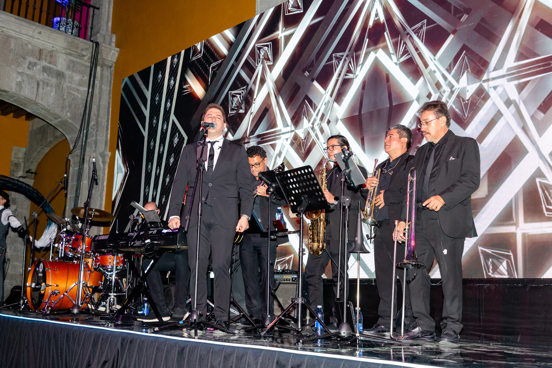 Big band de Pas de Dance en un evento corporativo